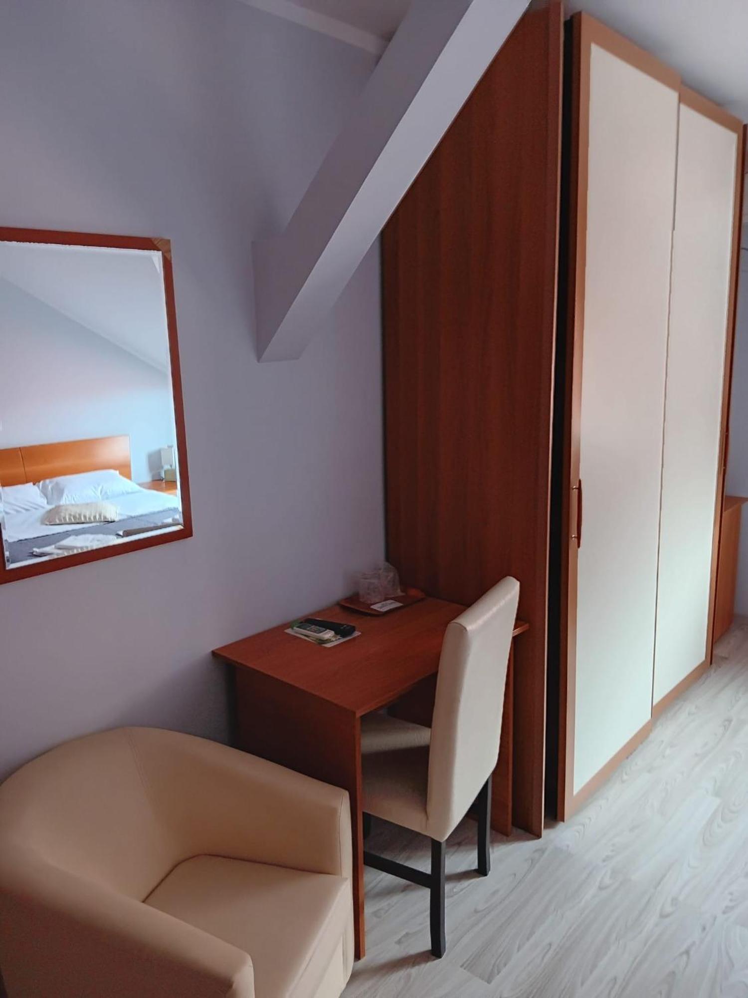 Hotel Vila Veneto Timisoara Exterior foto